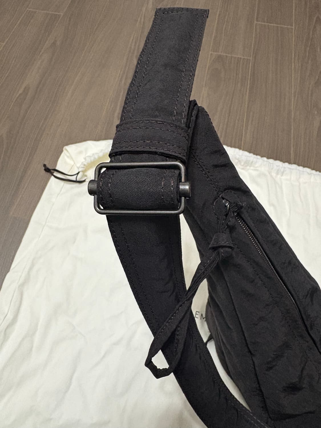 르메르 소프트 게임백 다크초콜릿 미디움 상품이미지4