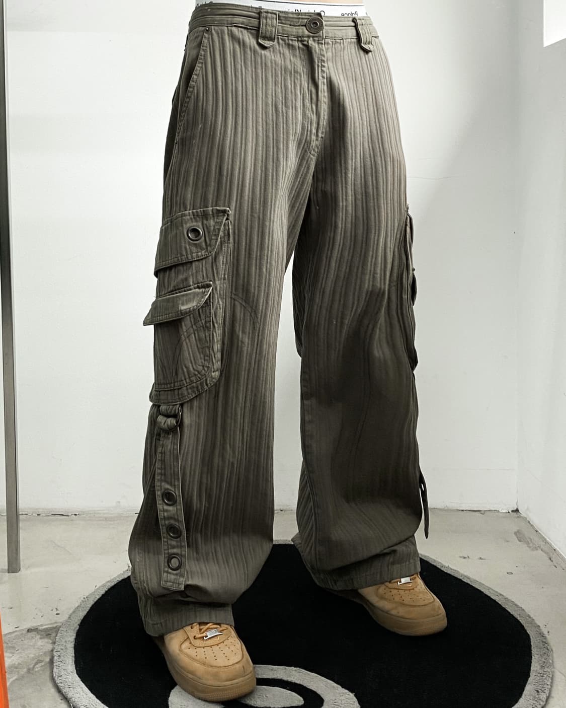 폴리스 클럽 Y2K 포켓 카고 팬츠 상품이미지1