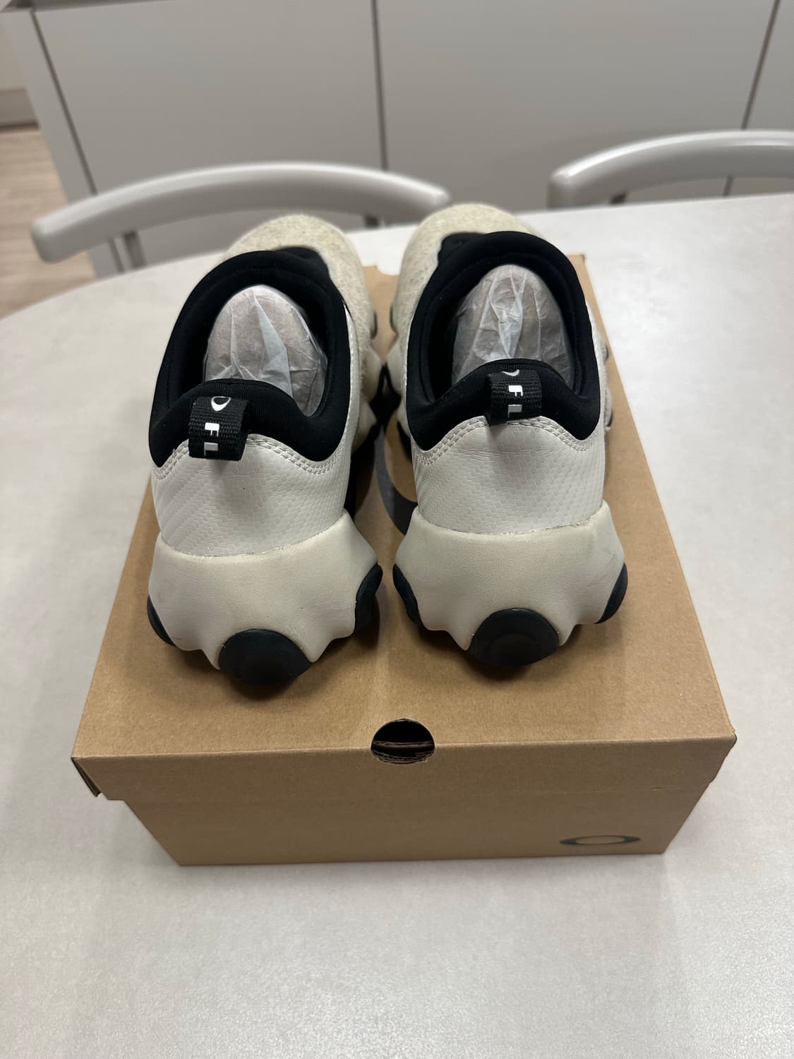 오클리 브레인 데드 플래시 밀크 블랙 275 상품이미지3