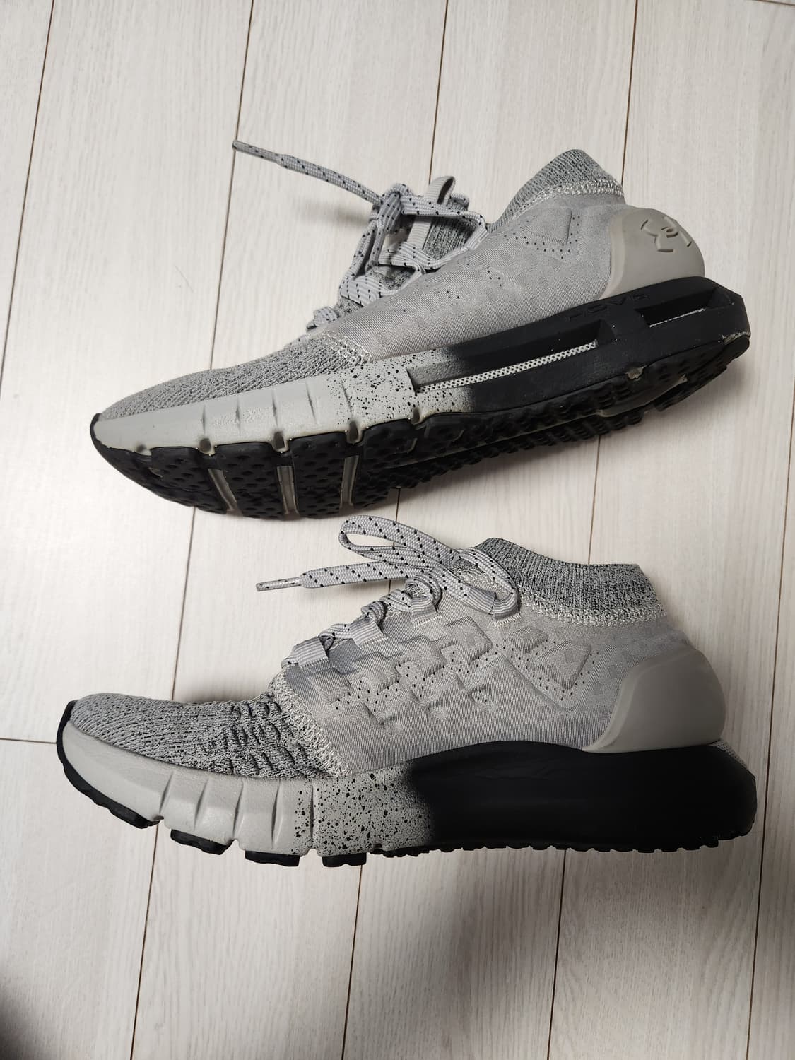 언더아머 러닝화UA 호버 팬텀 CT 3000004-116 운동화 사이즈2 상품이미지5