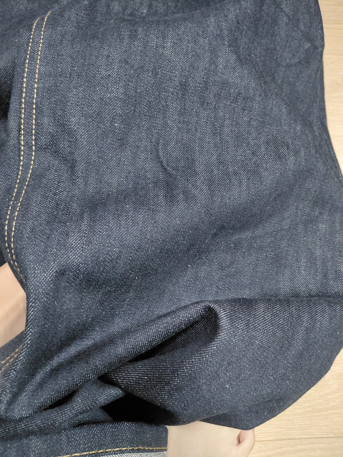 착샷O) 5버튼 인디고 옐로우스티치 커브드 롤업 데님 상품이미지5