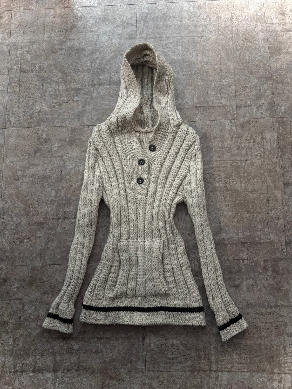 헤비 울 슬림 핏 버튼 후디드 니트 상품이미지1