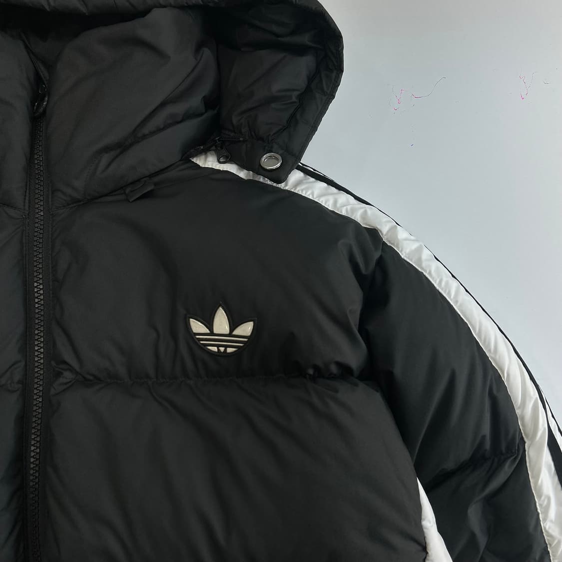 Adidas 아디다스 블록다운 삼선 흰검 블랙패딩 상품이미지4