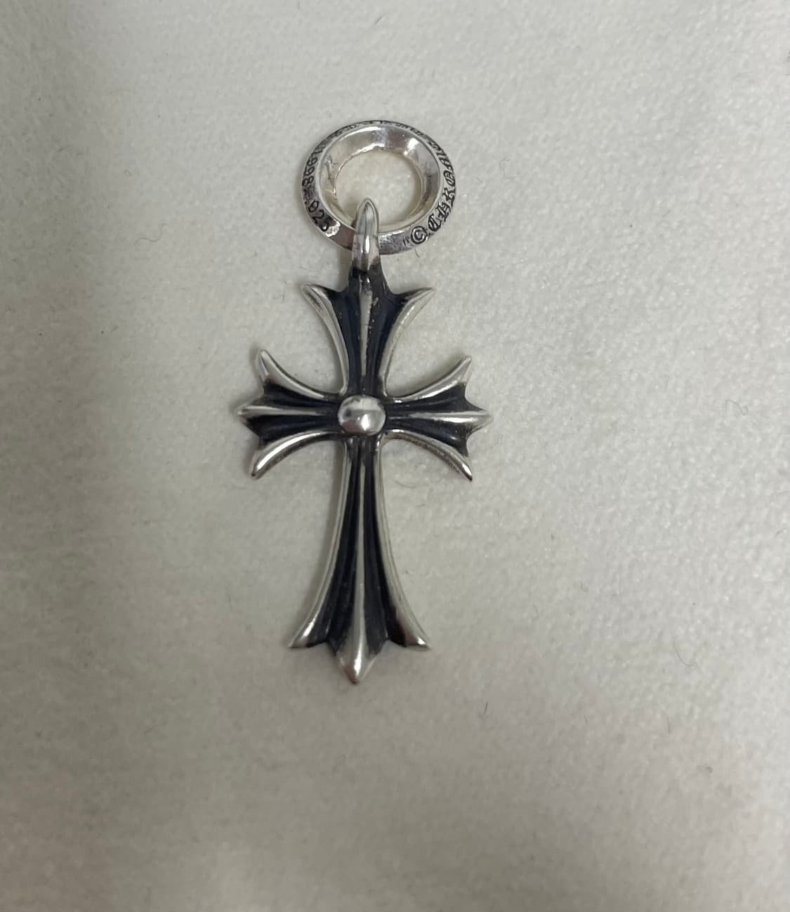 크롬하츠 타이니 크로스 펜던트 상품이미지1