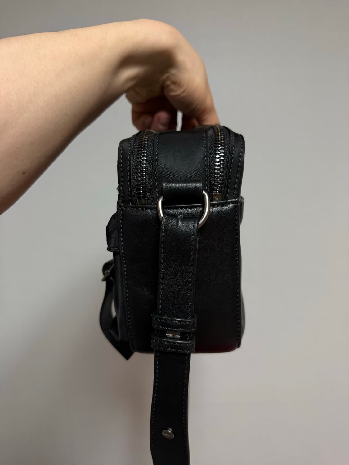 유스 카메라백 fw24 상품이미지6