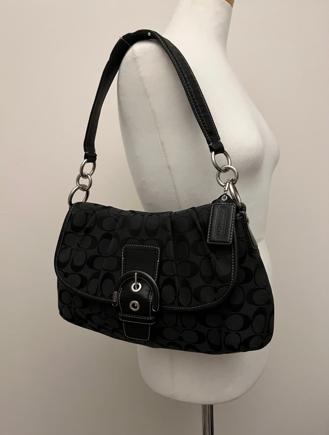 Coach All Black Basic Shoulder Bag 상품이미지2