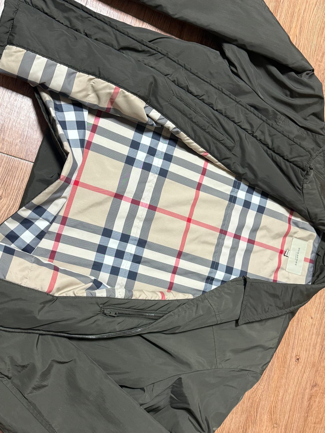 버버리 나일론 자켓 상품이미지4