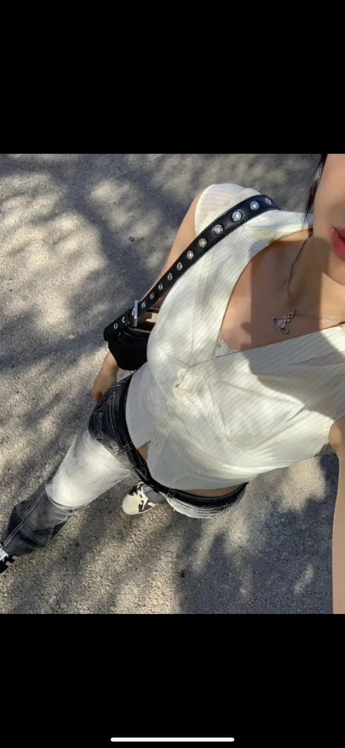 플리즈노팔로우 클로이 브이 셔츠 상품이미지4
