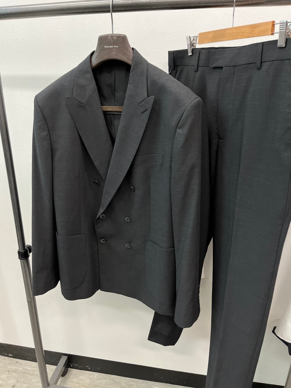 110,35-36) 루이비통 유니폼 더블슈트 상품이미지1