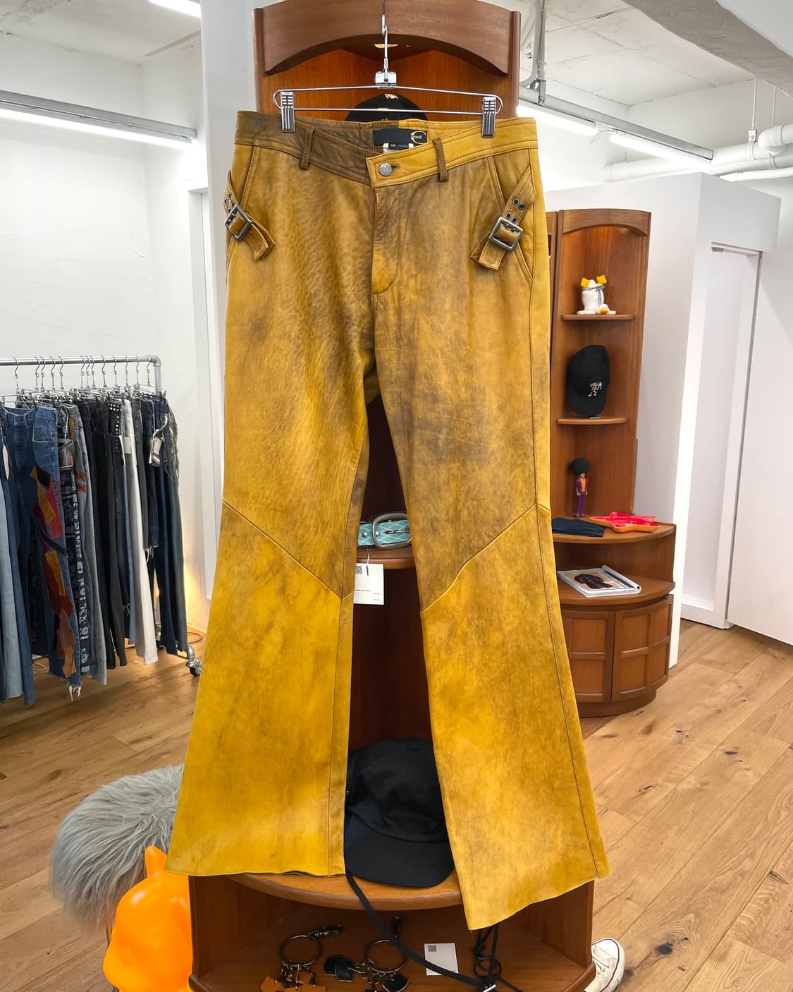 [48] 저스트 카발리 레더 플레어 팬츠 상품이미지4