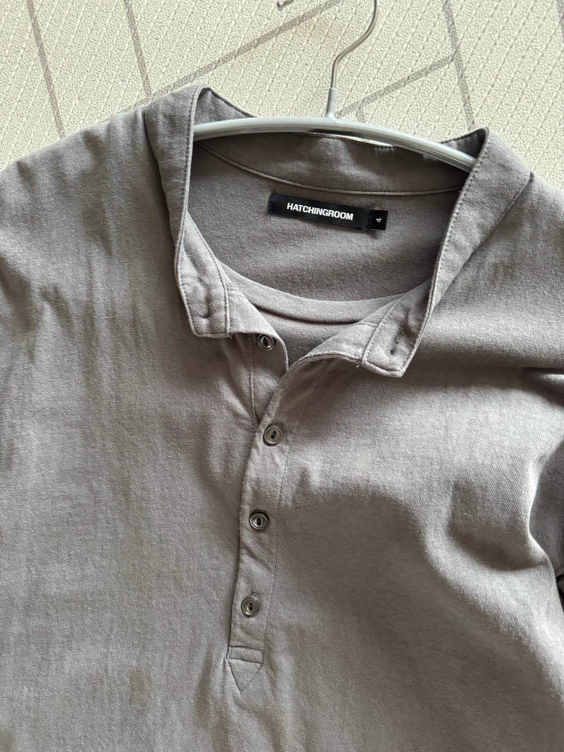 해칭룸 dual front tee 4사이즈 헨리넥 폴리테루 상품이미지4