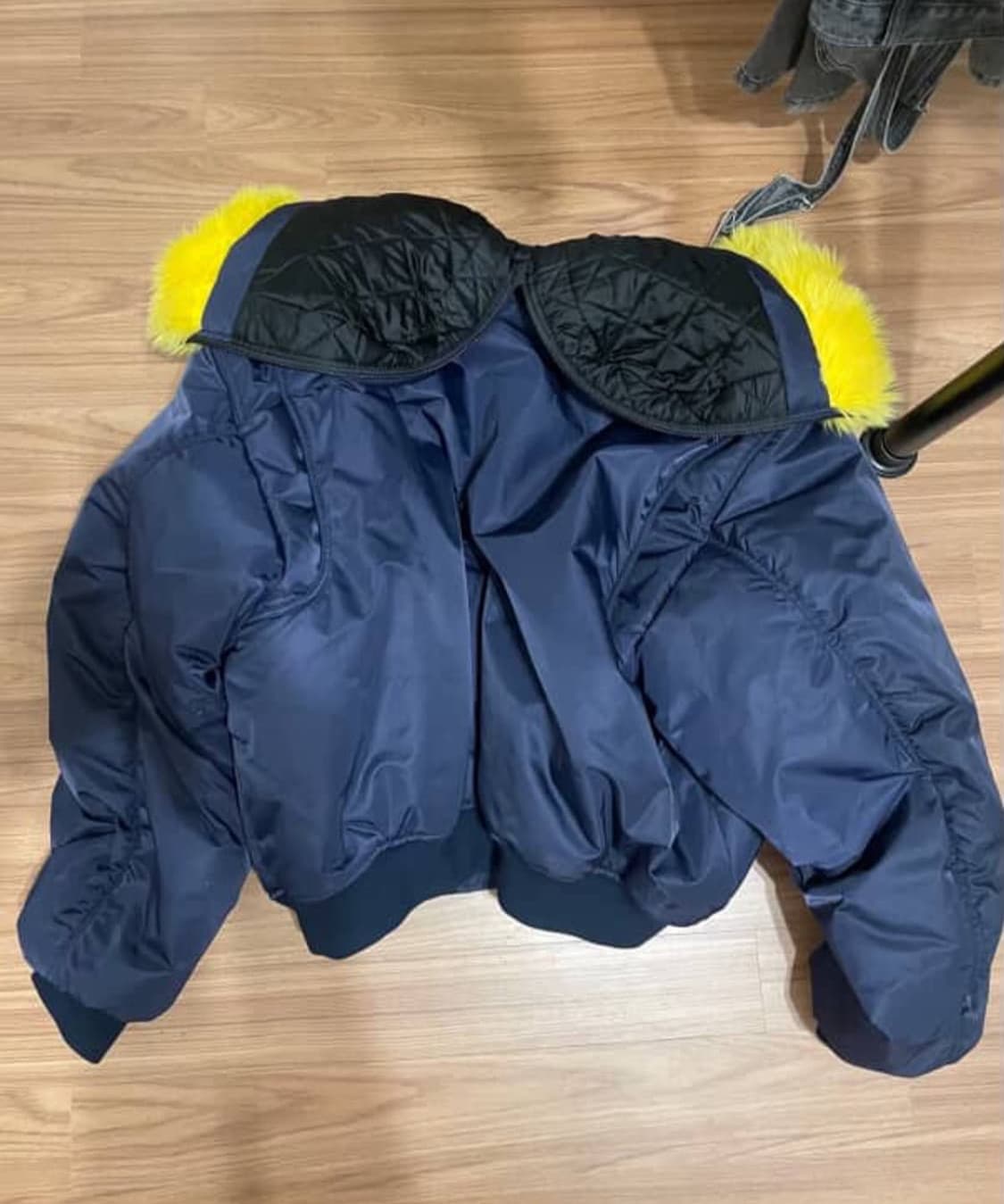 발렌시아가 n2b 봄버 상품이미지3