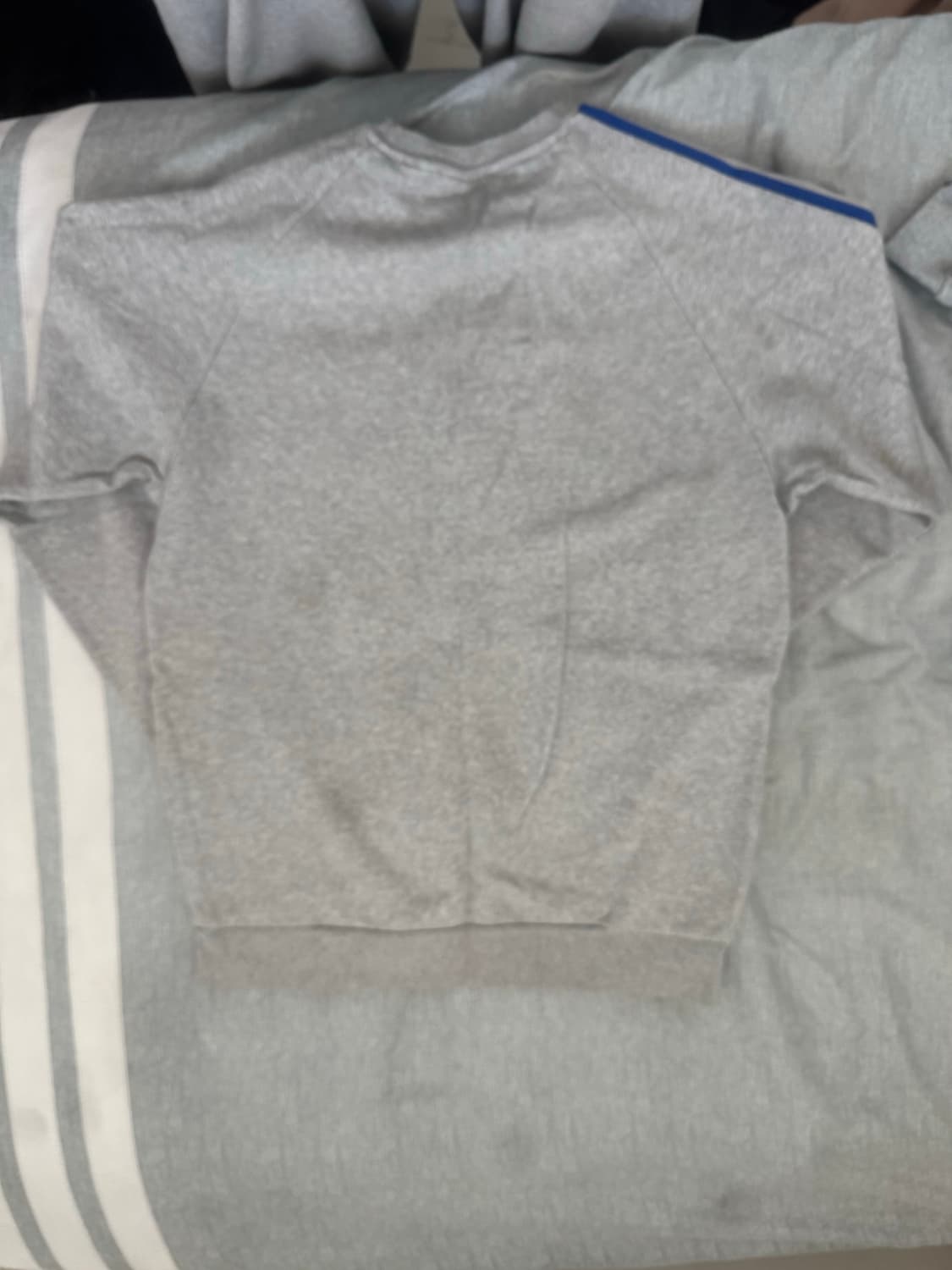 아디다스 맨투맨 상품이미지2