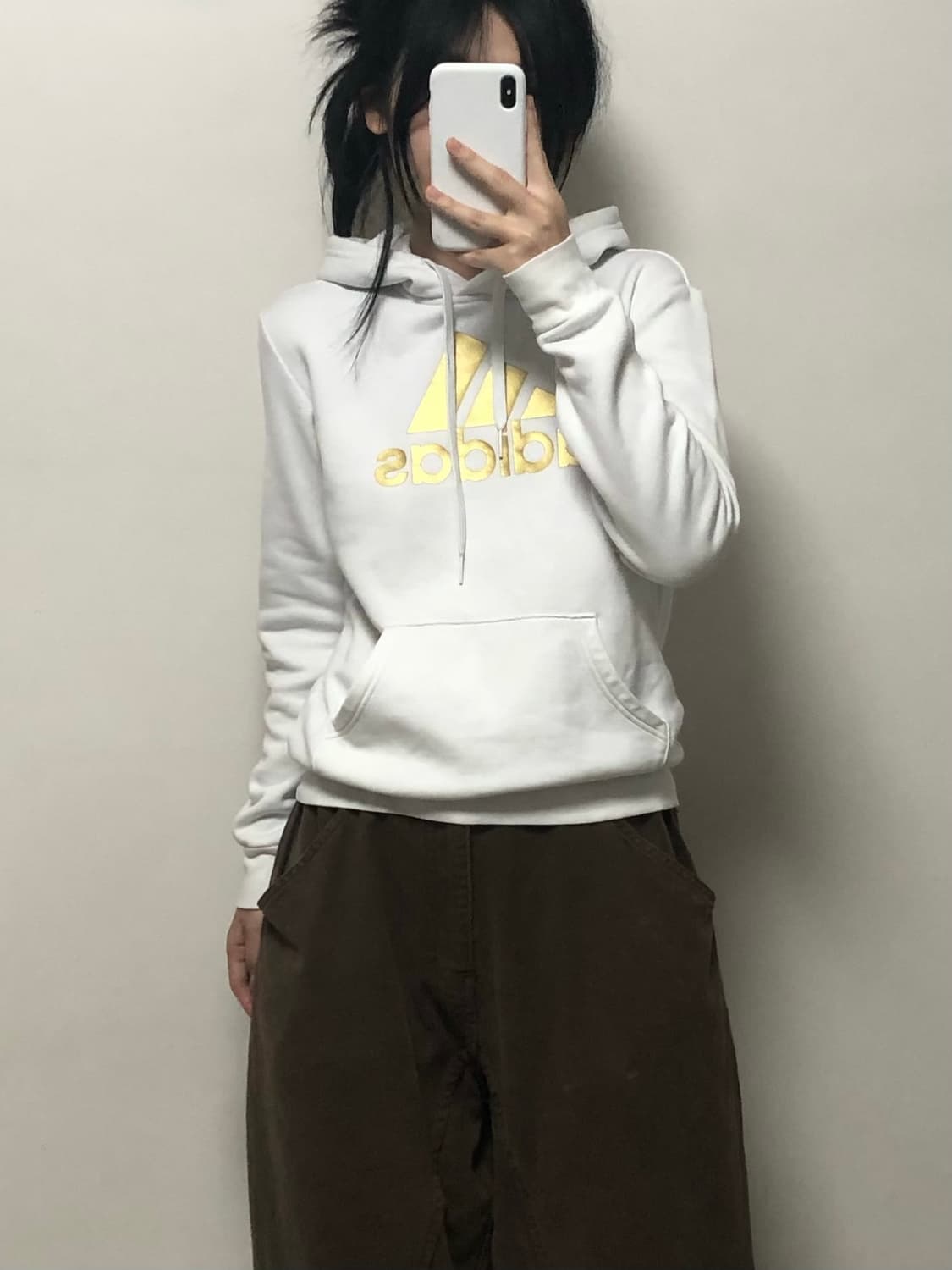아디다스 골드 빅로고 화이트 후드티 상품이미지1