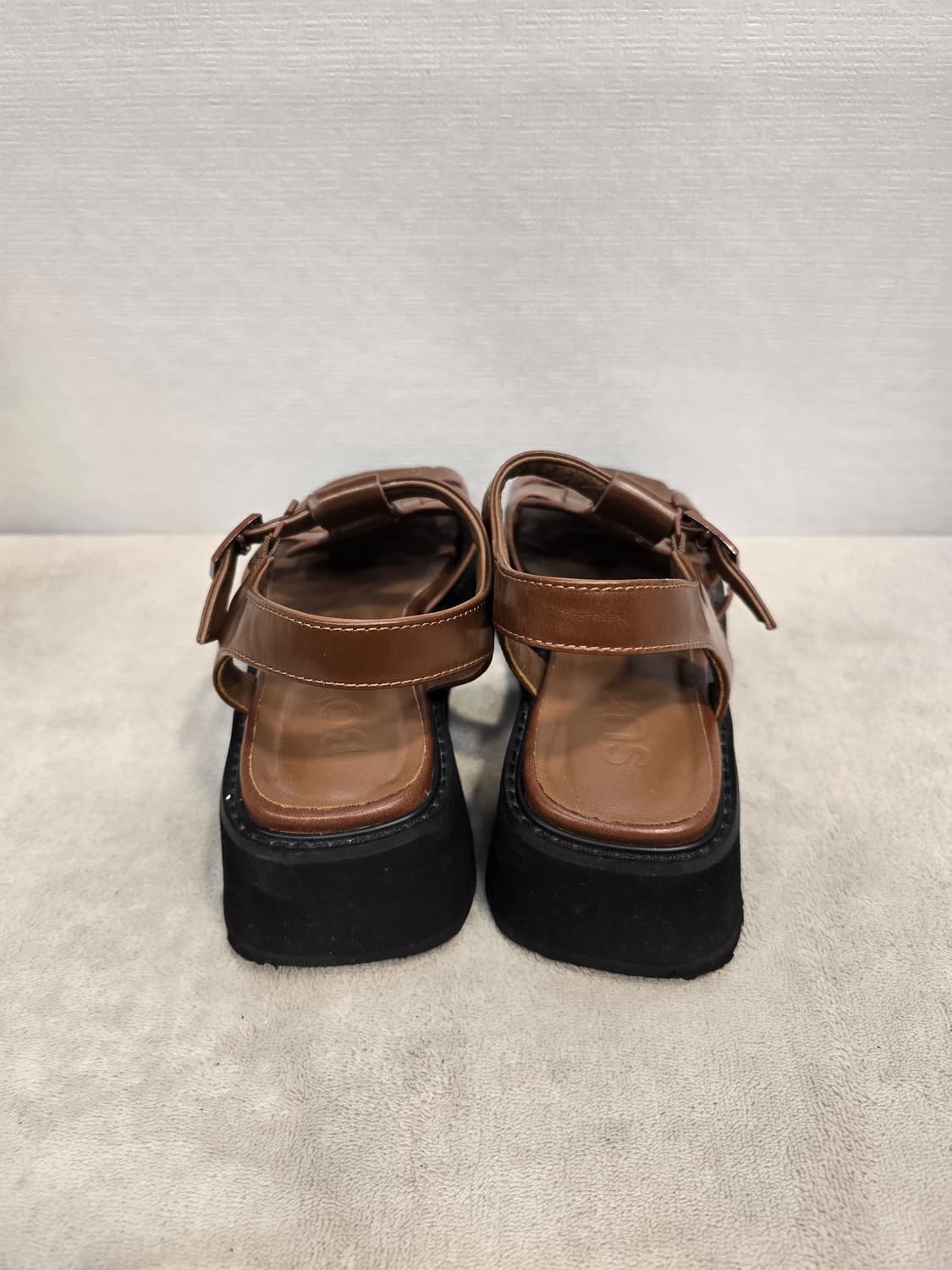 슈콤마보니 피셔맨 브라운 스트랩 플랫폼 샌들 250 상품이미지5