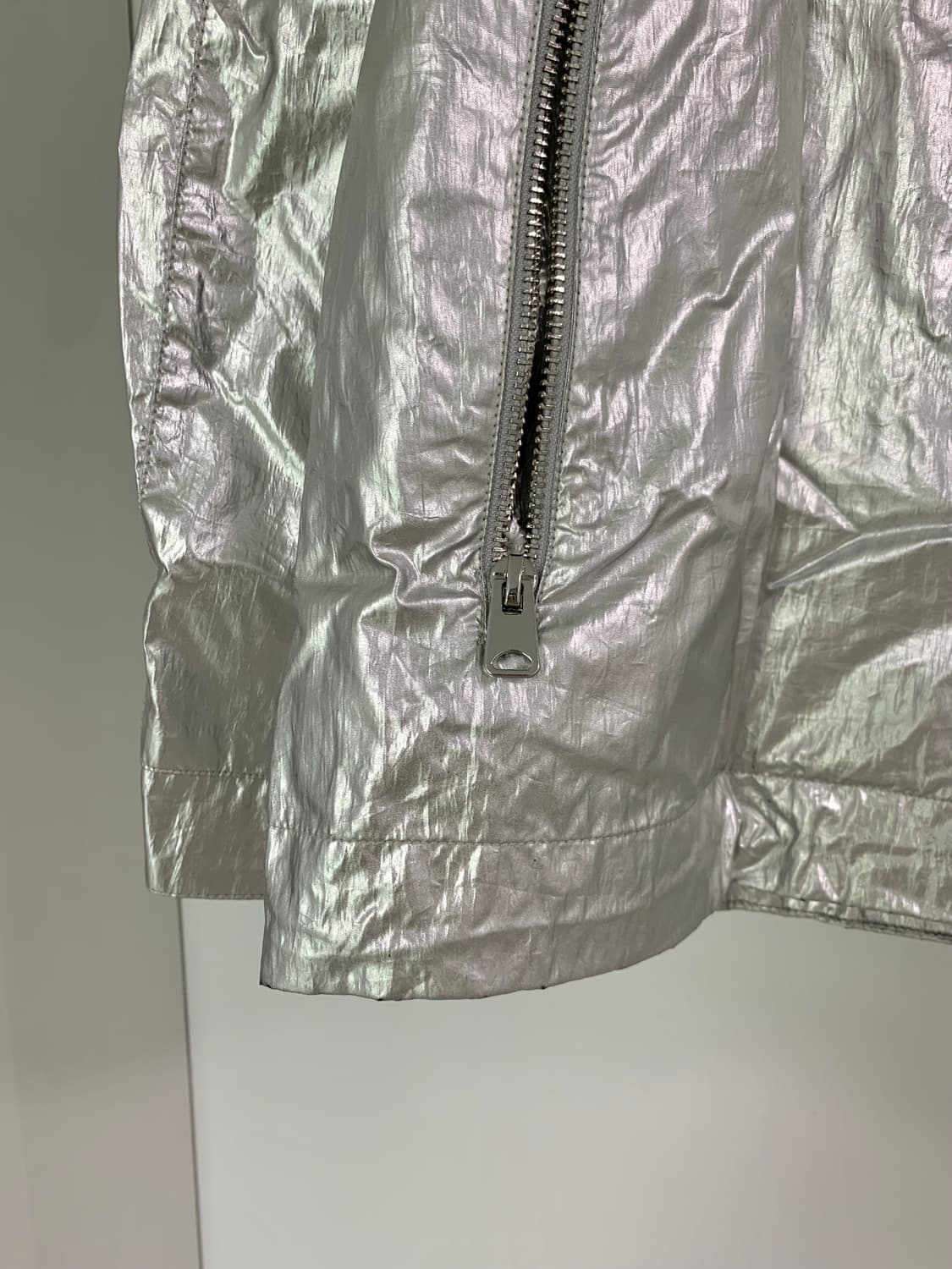 마쥬 maje 실버 후드 여성 바람막이 상품이미지3