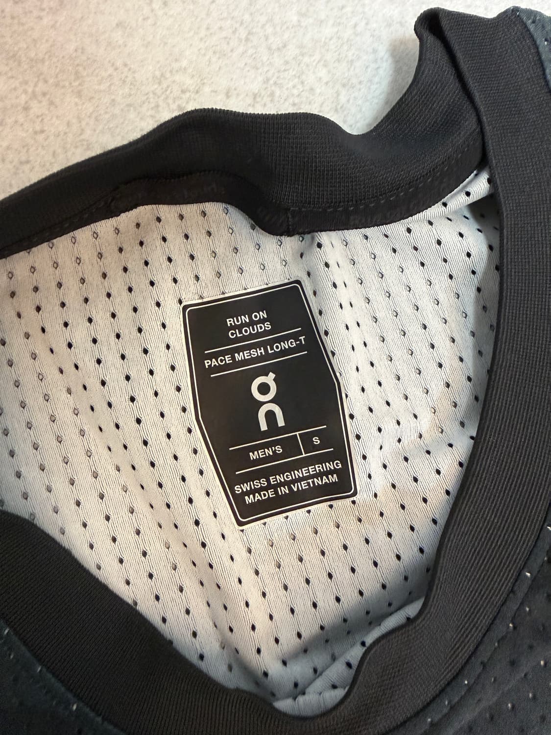 온러닝 페이스 메쉬 긴팔 S사이즈 상품이미지3