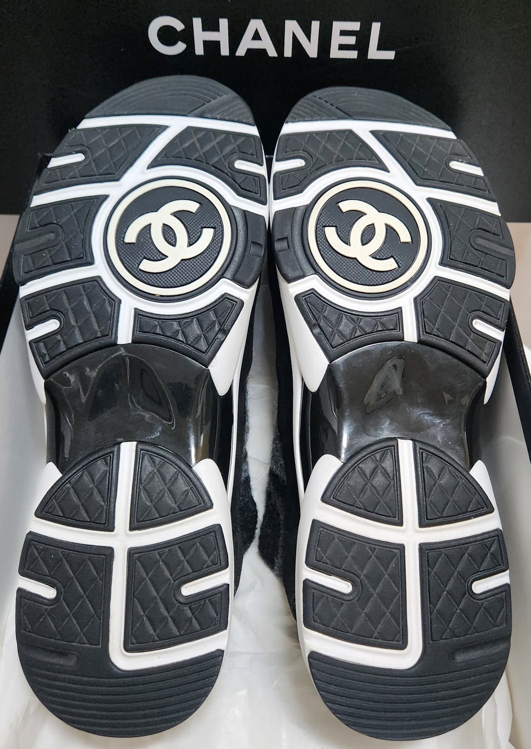 [정품 ) 샤넬 스니커즈 운동화 니트 스웨이드 다크그레이 43 한정판 상품이미지8