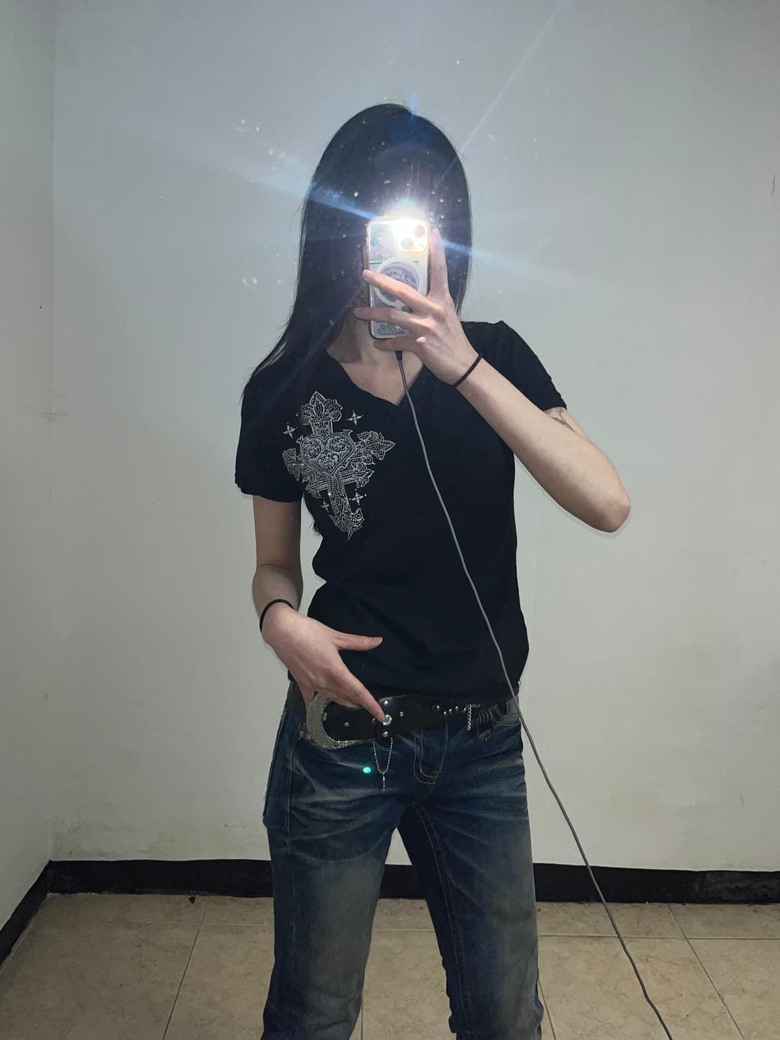 큐빅 디테일 펑크 티셔츠 상품이미지1