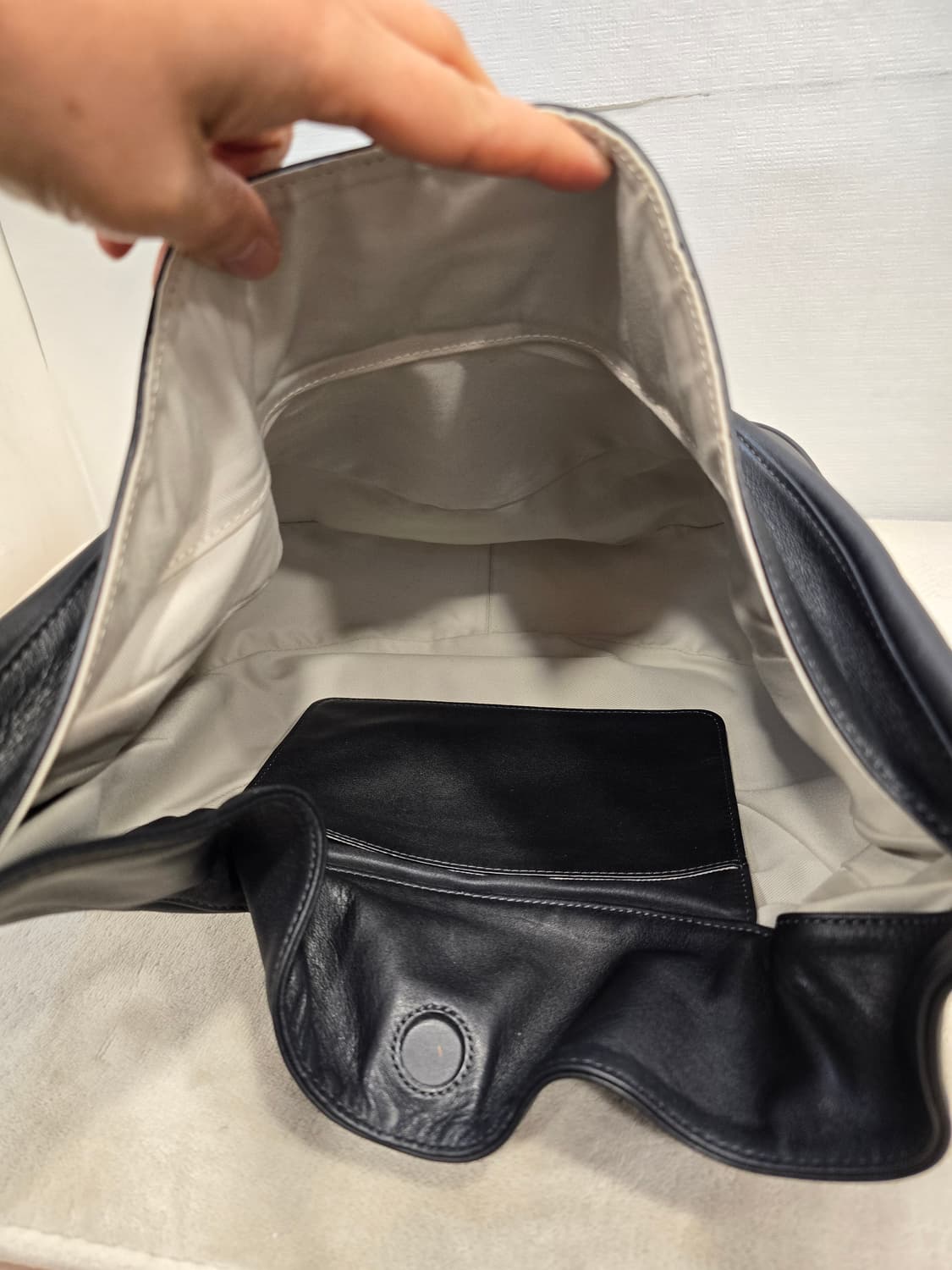 엘바테게브 오스트라백 블랙 호보백 숄더백 상품이미지9