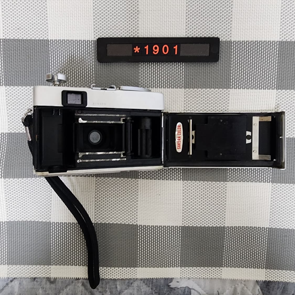 코니카 C 35 E&L 필름카메라 실버바디 상품이미지5