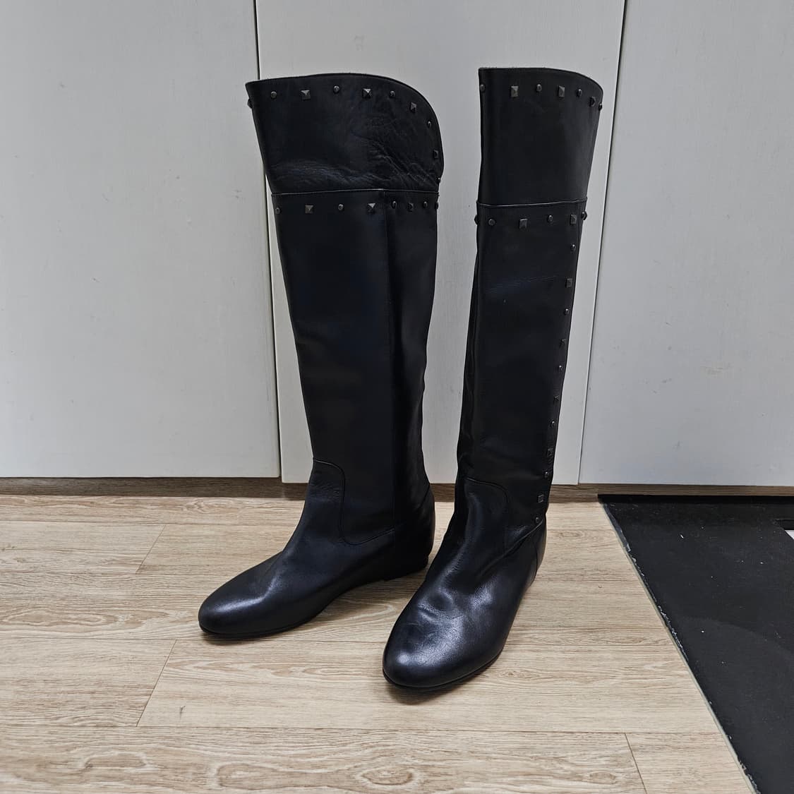미착용) 에스콰이어 스터드 가죽 롱부츠 245 상품이미지4
