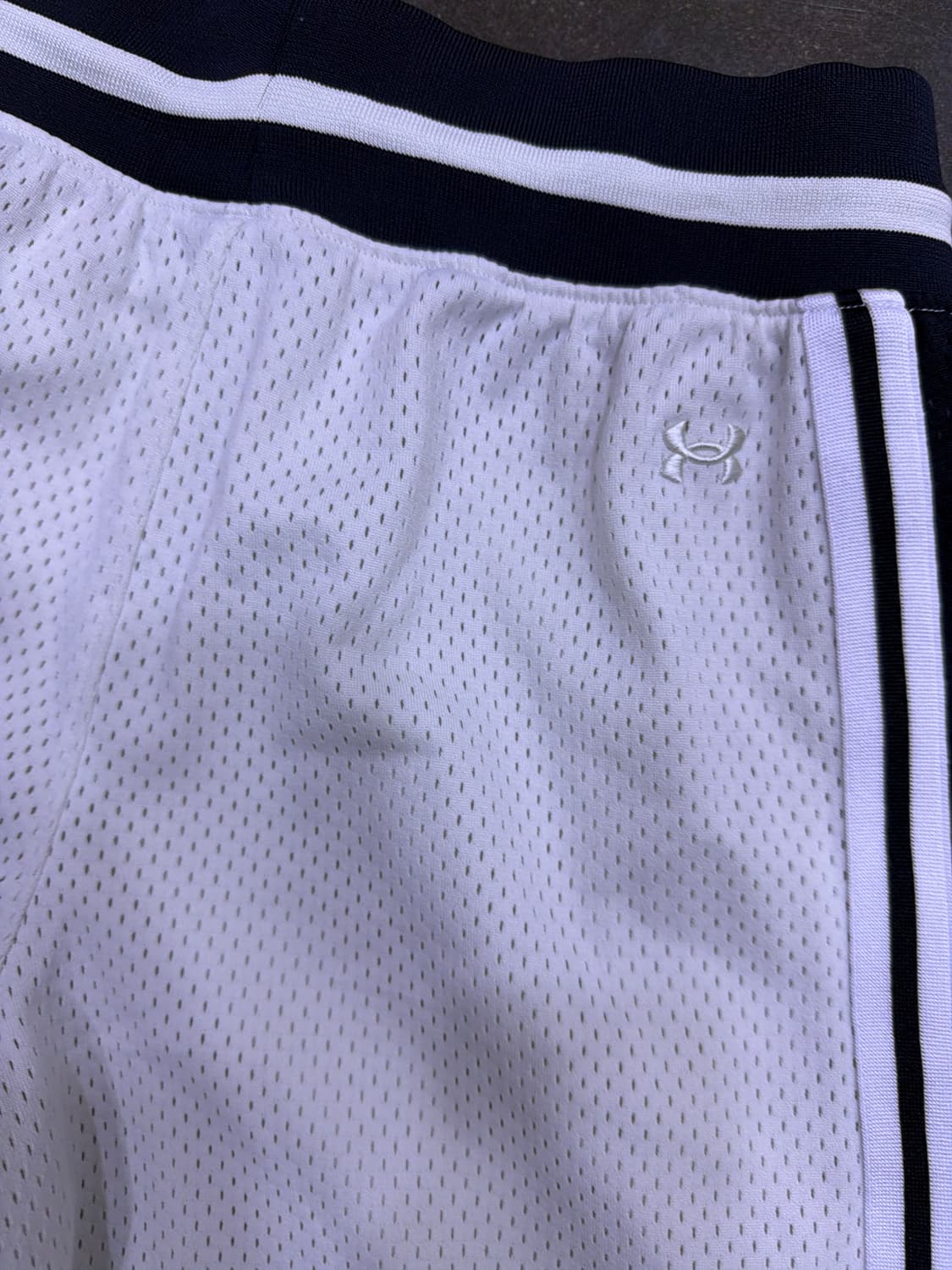 언더아머 메쉬 코트사이드 반바지 9인치 쇼츠 화이트 블랙 L 상품이미지9