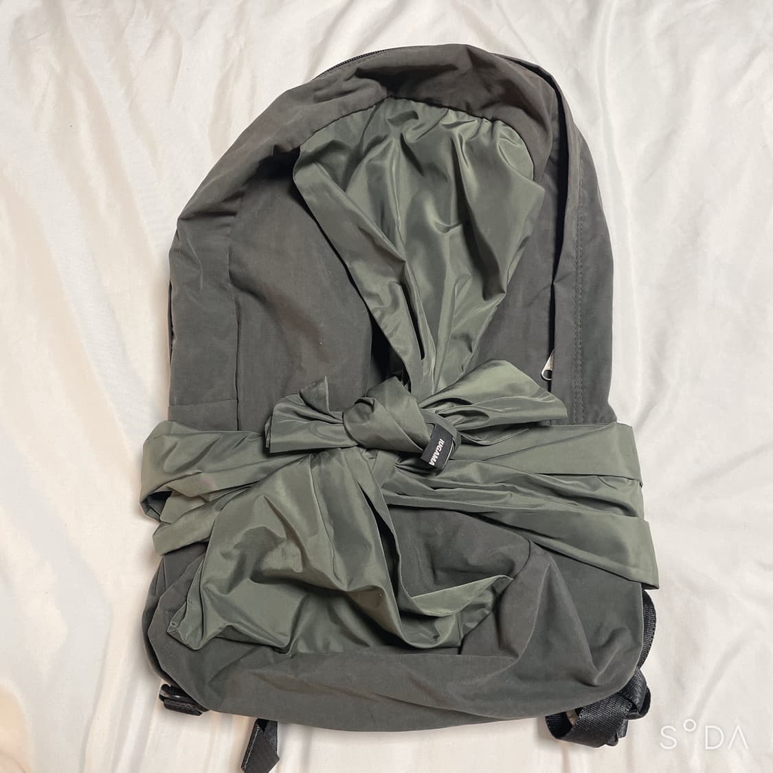 이우가마카라스 백팩 그린 상품이미지1