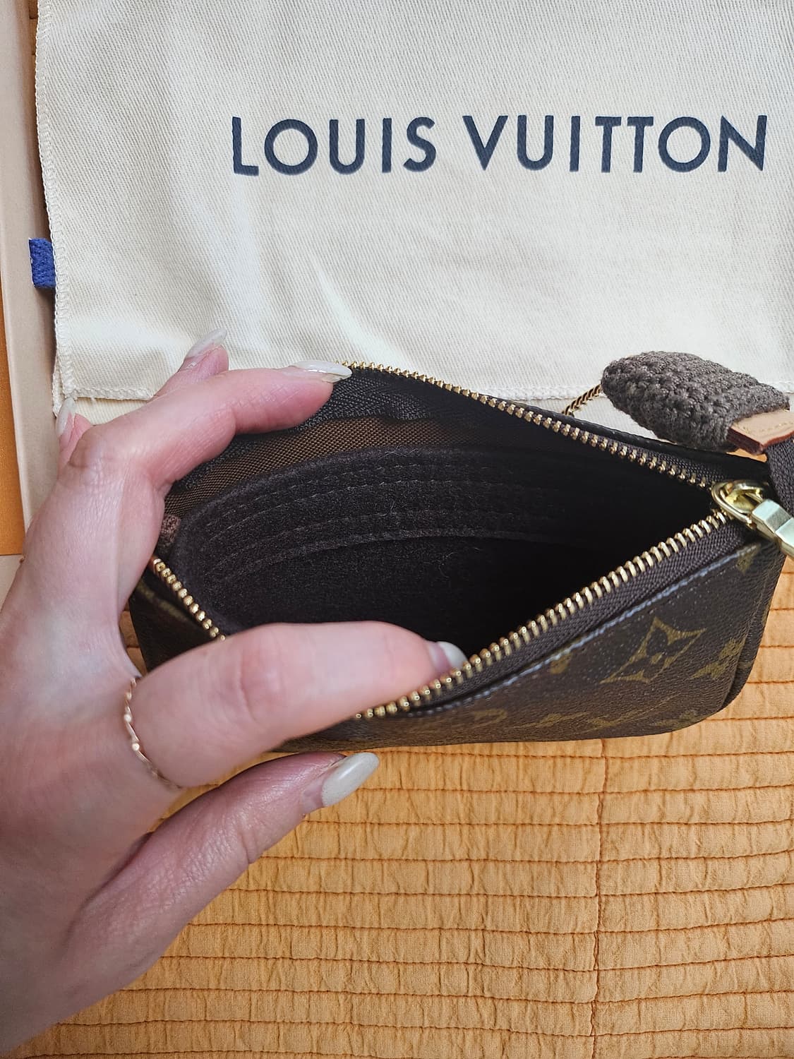 루이비통 미니 포쉐트 악세수아 정품 상품이미지7