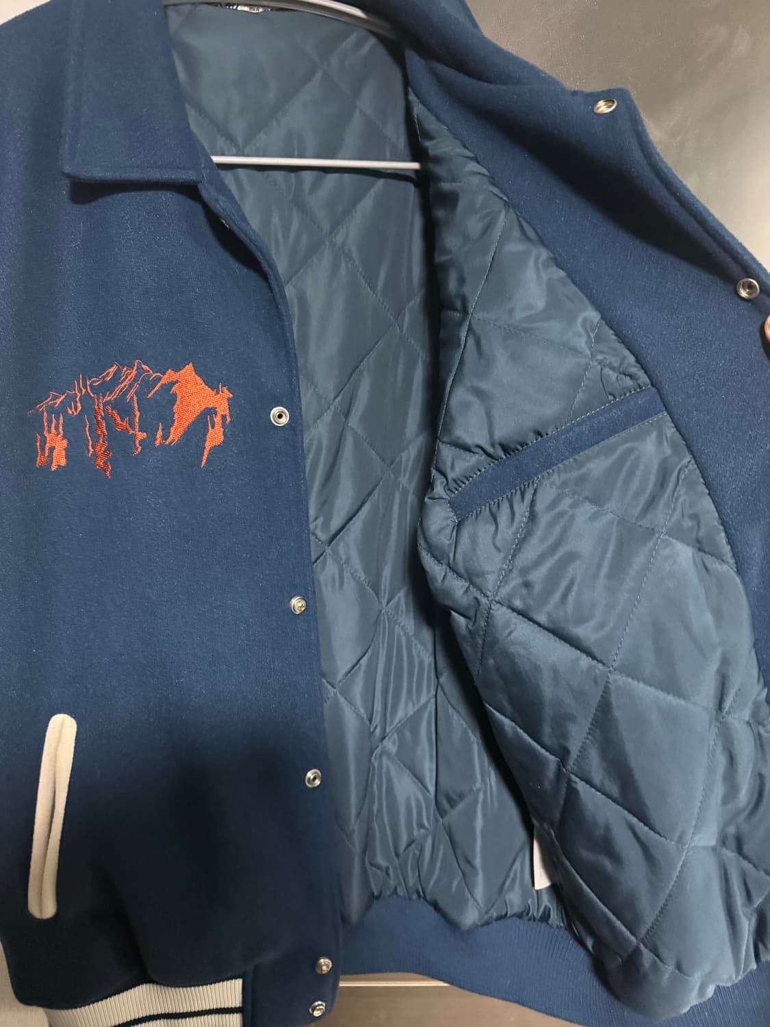 자라 바시티 퀄팅 봄버 자켓 xl 상품이미지4