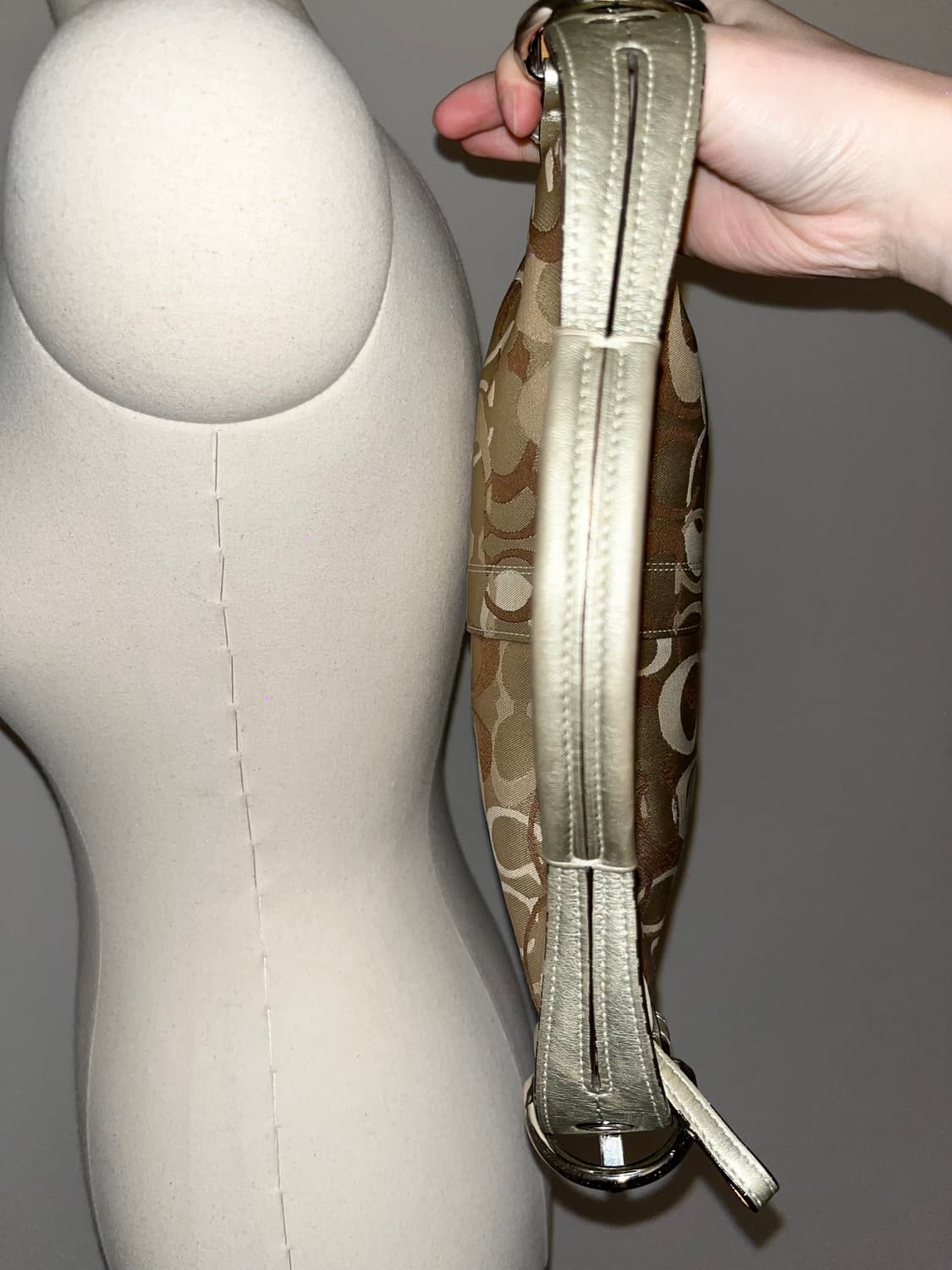 📦 Coach gold shoulder bag 상품이미지6