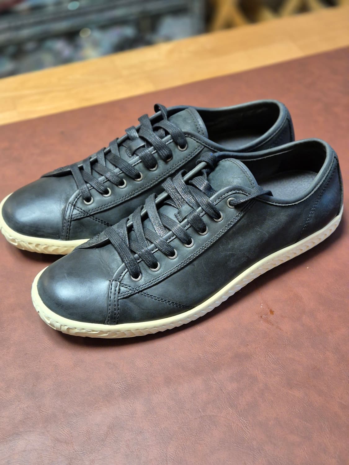 실착용1회 290-295(10,5)존바바토스 스니커즈  상품이미지2