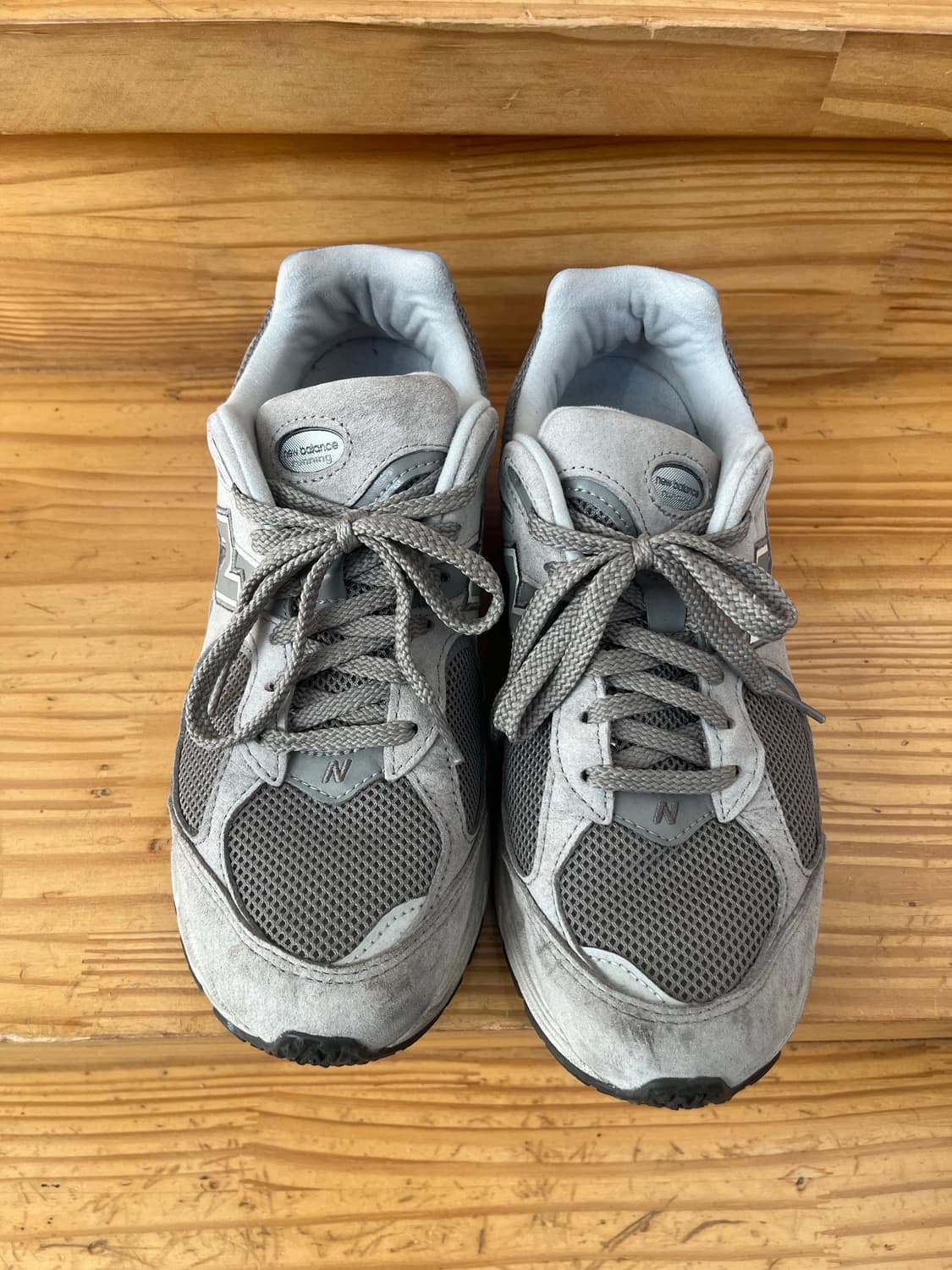 뉴발란스 2002R 그레이 스니커즈 상품이미지1