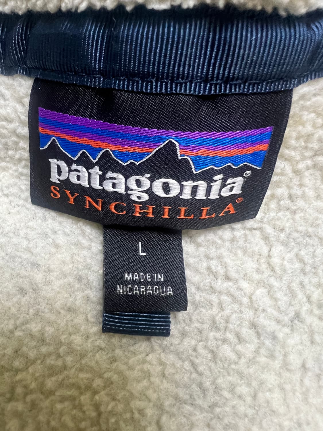 파타고니아 신칠라 오트밀 색상 L사이즈입니다.  상품이미지3
