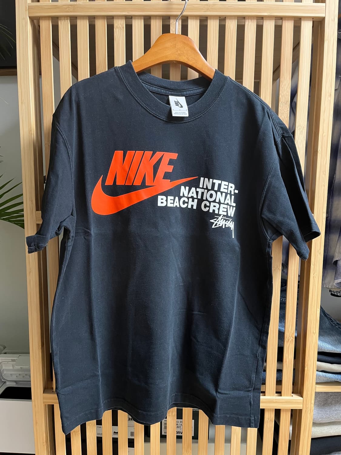 나이키 x 스투시 인터내셔널 비치 크루 티셔츠 상품이미지1