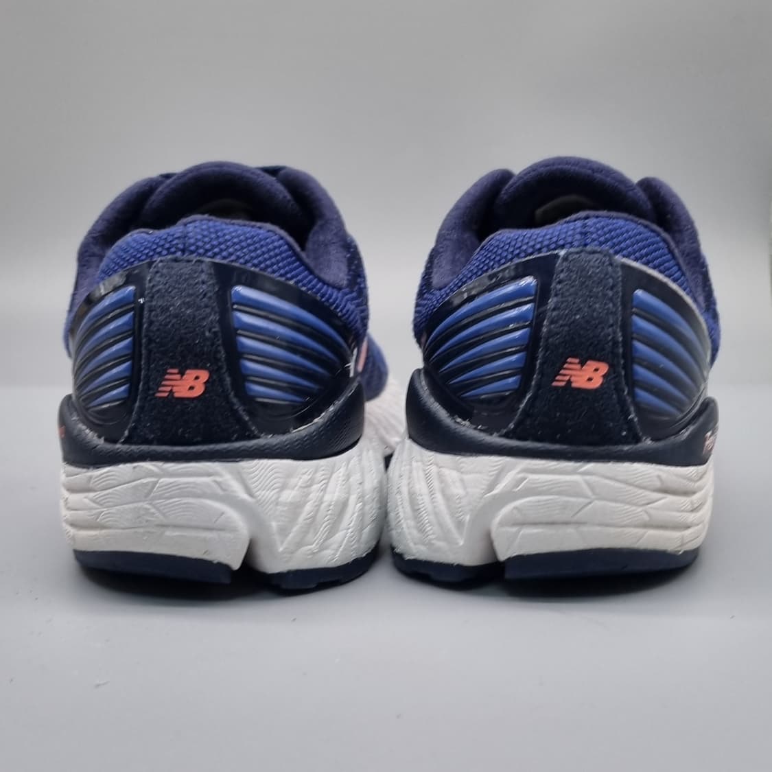 뉴발란스 프레쉬폼 여성런닝화240 상품이미지4