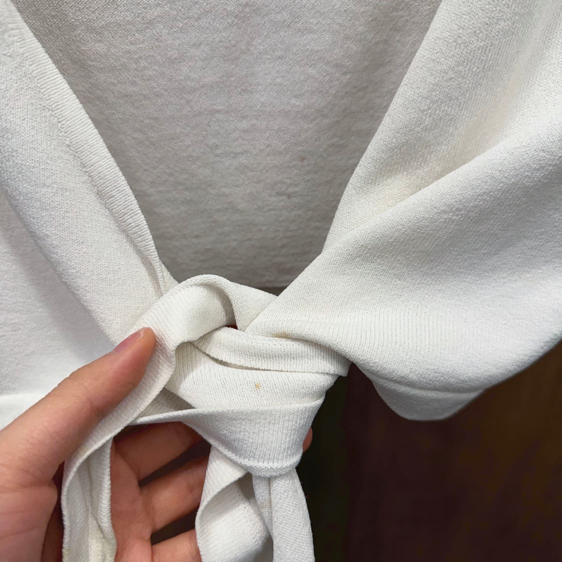 돌체앤가바나 랩 니트 가디건 긴팔 크롭 로고 프린팅 디테일 화이트 상품이미지6