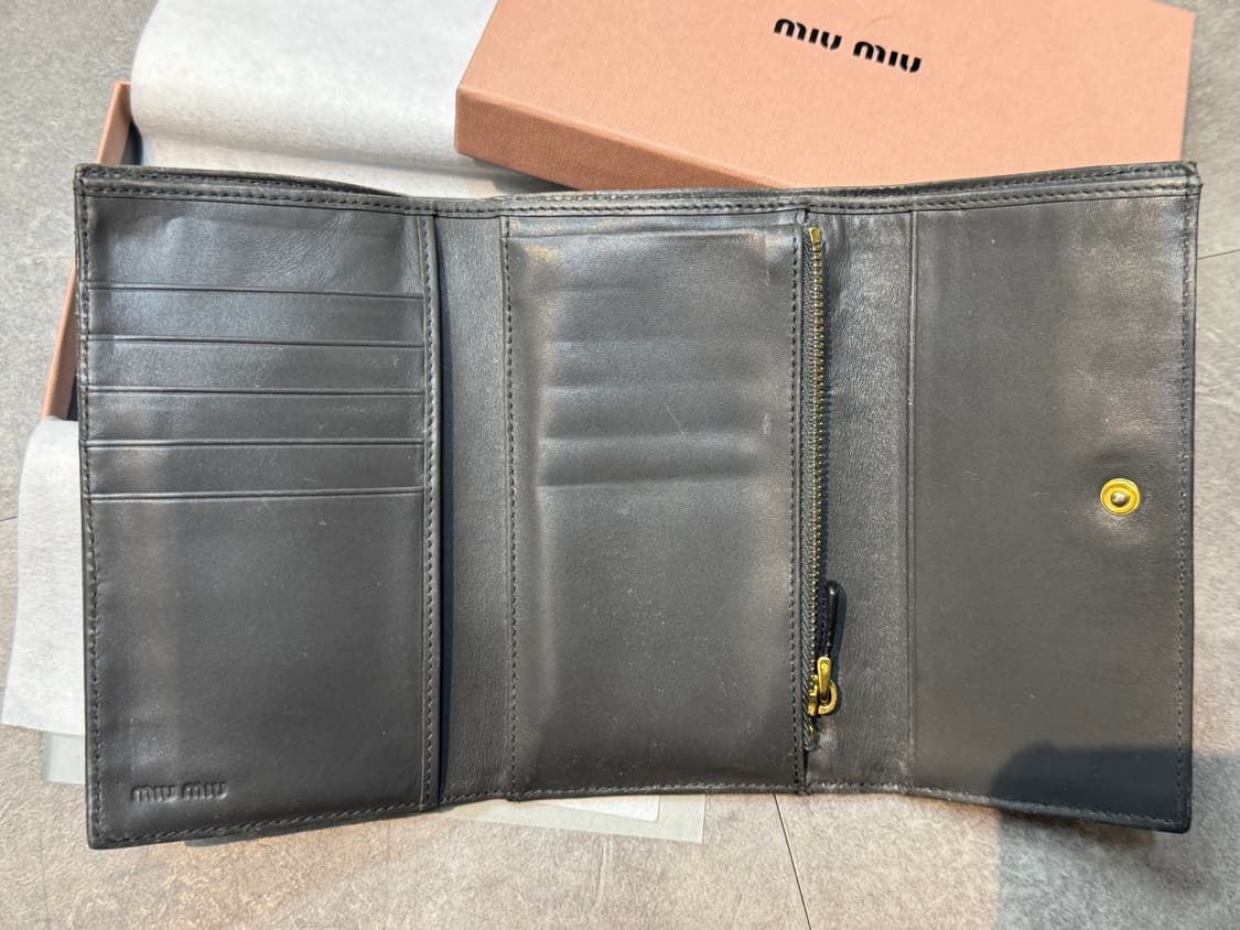 miumiu 악어가죽 지갑 상품이미지2