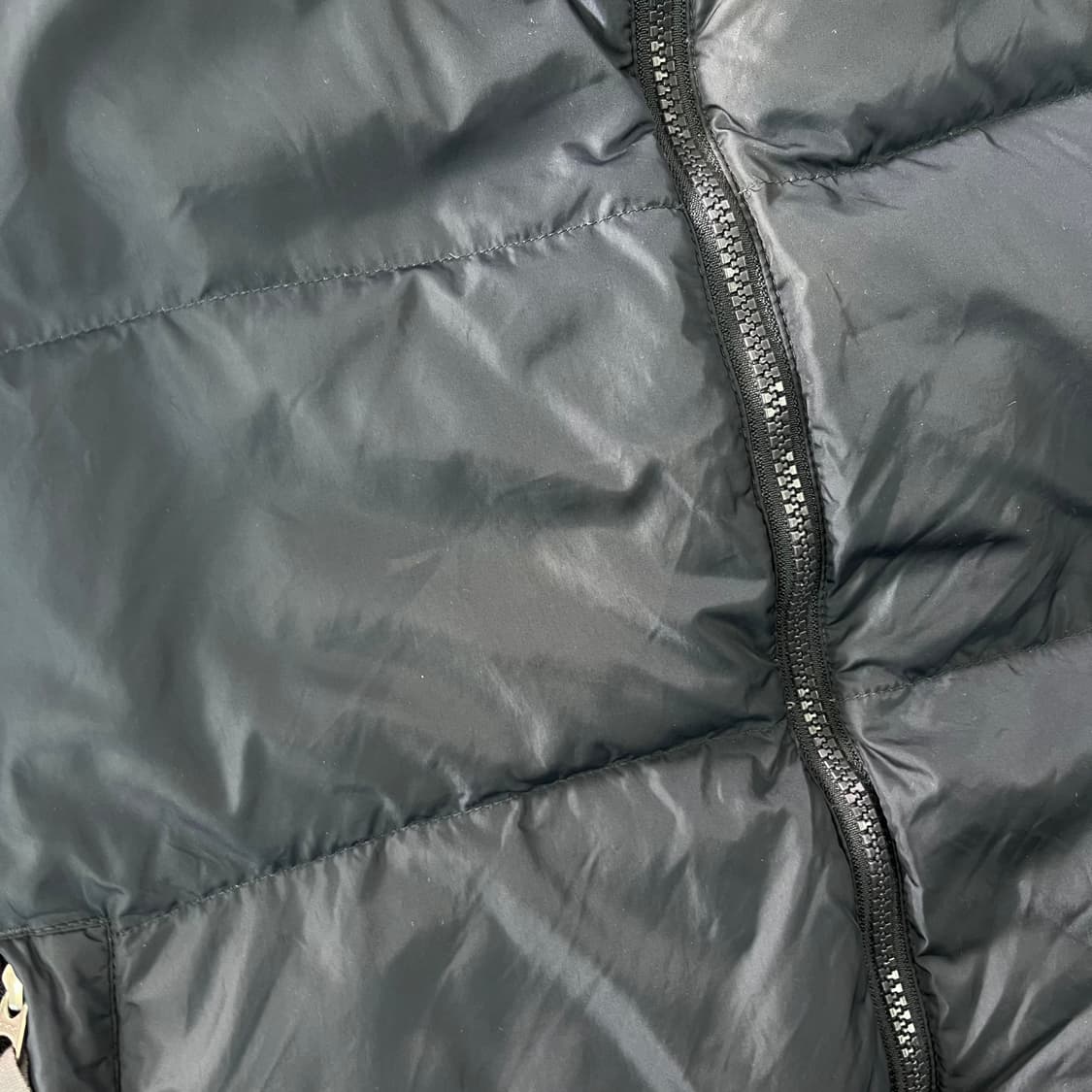 100 노스페이스 550 필파워 구스다운 네이비 경량 패딩 상품이미지5