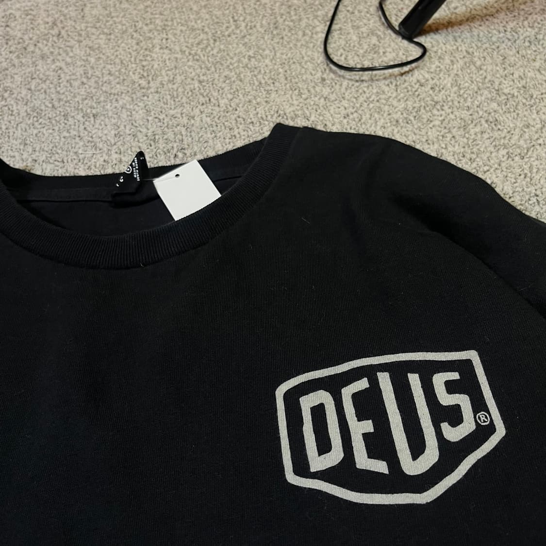 데우스 엑스 마키나 서울 빅로고 롱슬리브 티셔츠 상품이미지3