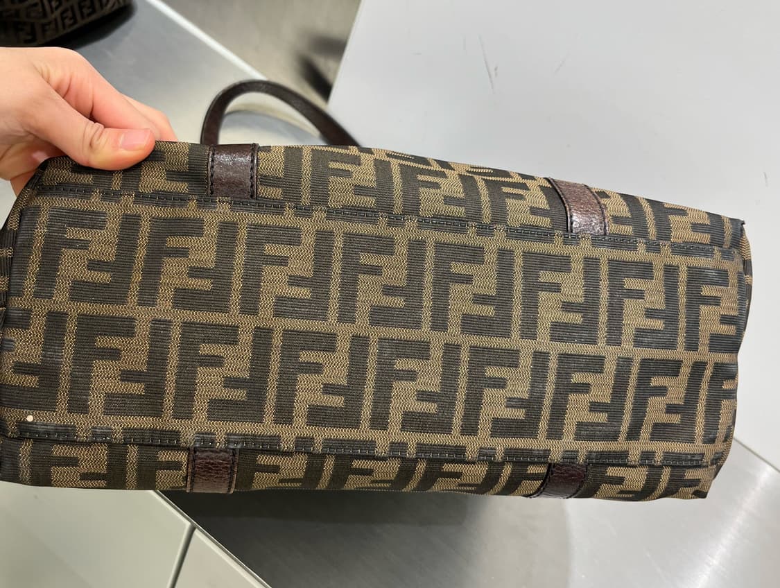 펜디 쇼퍼백 상품이미지4