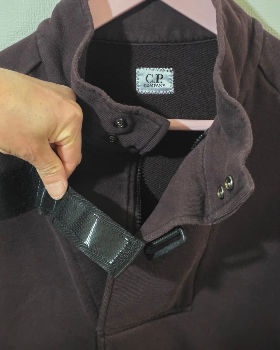 cp컴퍼니 벨크로 렌즈 맨투맨 상품이미지3