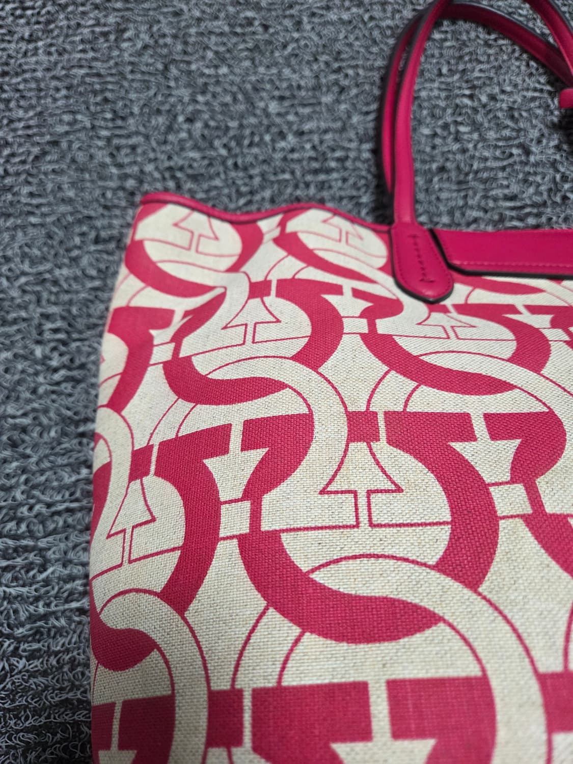 페라가모 간치니 로고 토트백 리브스 상품이미지8