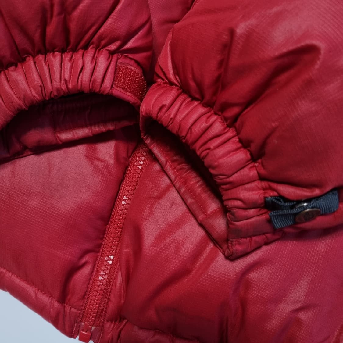 노스페이스 눕시 700 패딩 레드 상품이미지6