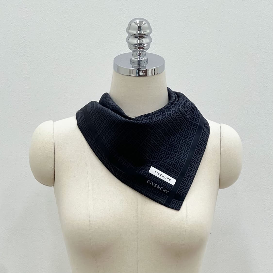 (새상품) givenchy / 지방시 쁘띠스카프 손수건 상품이미지6