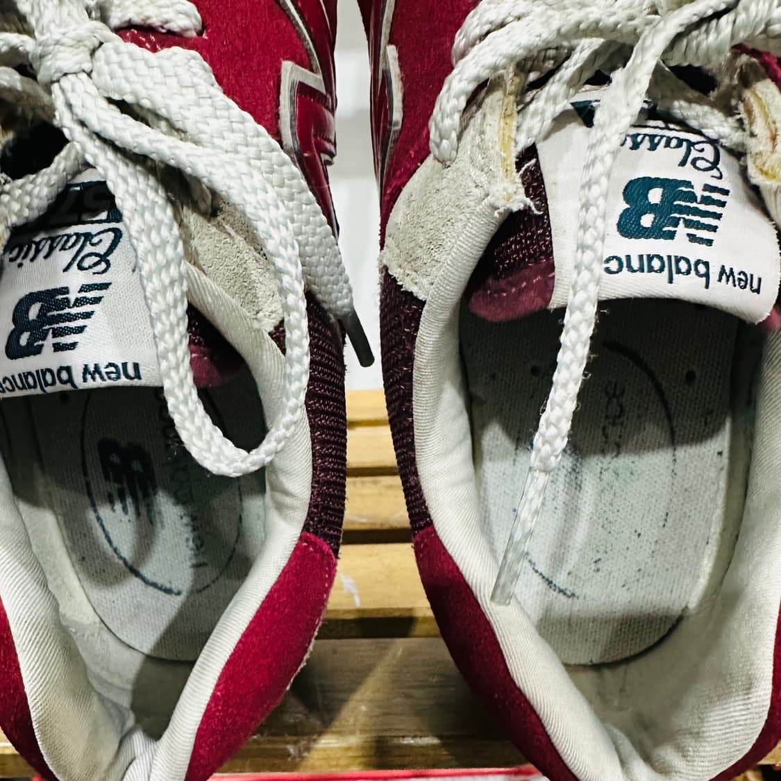 250) 뉴발란스 운동화 남녀 공용 신발 574 레드 스웨이드 상품이미지8