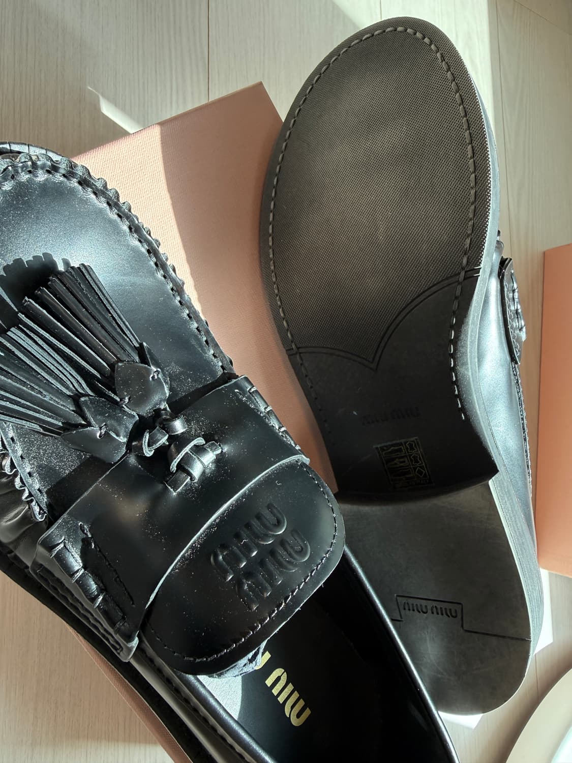 미우미우 폴리시드 태슬로퍼 245 상품이미지4