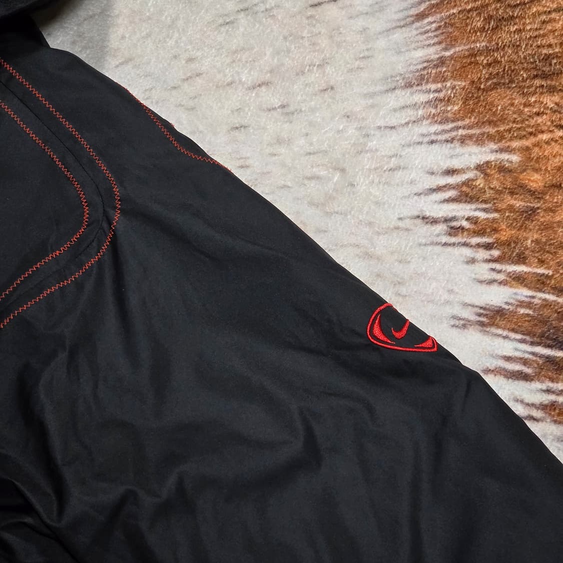 00S 나이키 레드 스티치 블랙 누빔 점퍼 상품이미지3