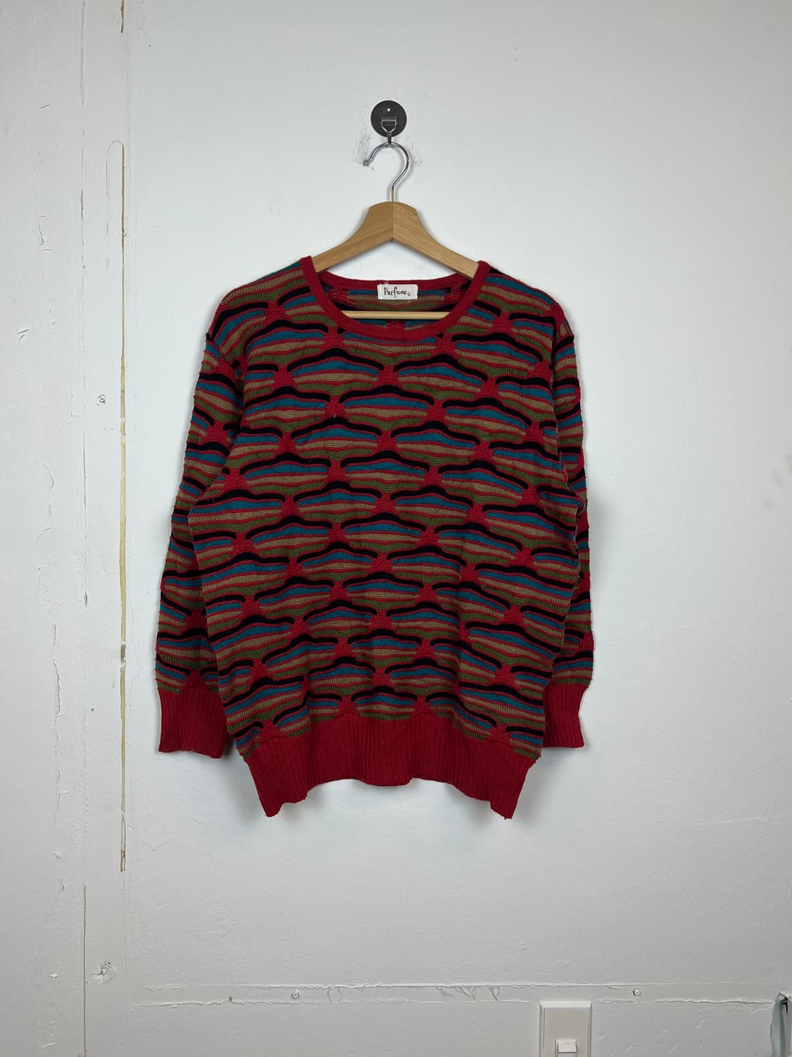 T204 Perfume 패턴 레드 멀티 니트 스웨터 상품이미지1