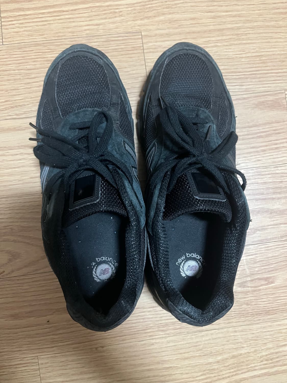 [260]급처 뉴발란스 990 v4 트리플블랙 상품이미지3